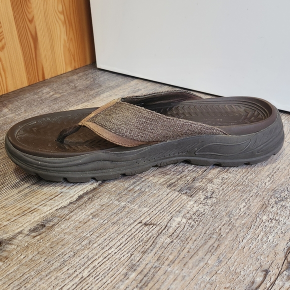 Skechers Arch Fit Motley Brown Sandals Mens Size 8 Flip Flops - Picture 6 of 9